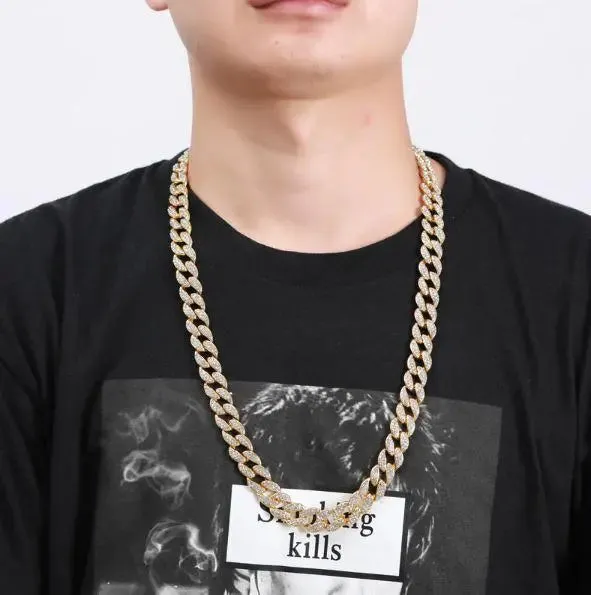 Bling Master Iced Out 8MM Cuban Link Chain - Luxurious Statement Necklace