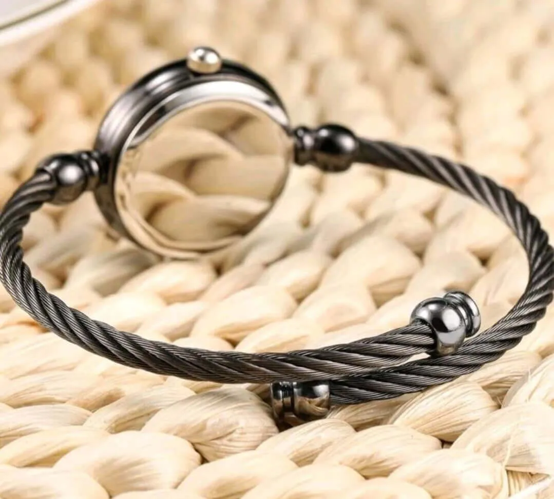 Jewellery - Watch - Ladies - round twisted black