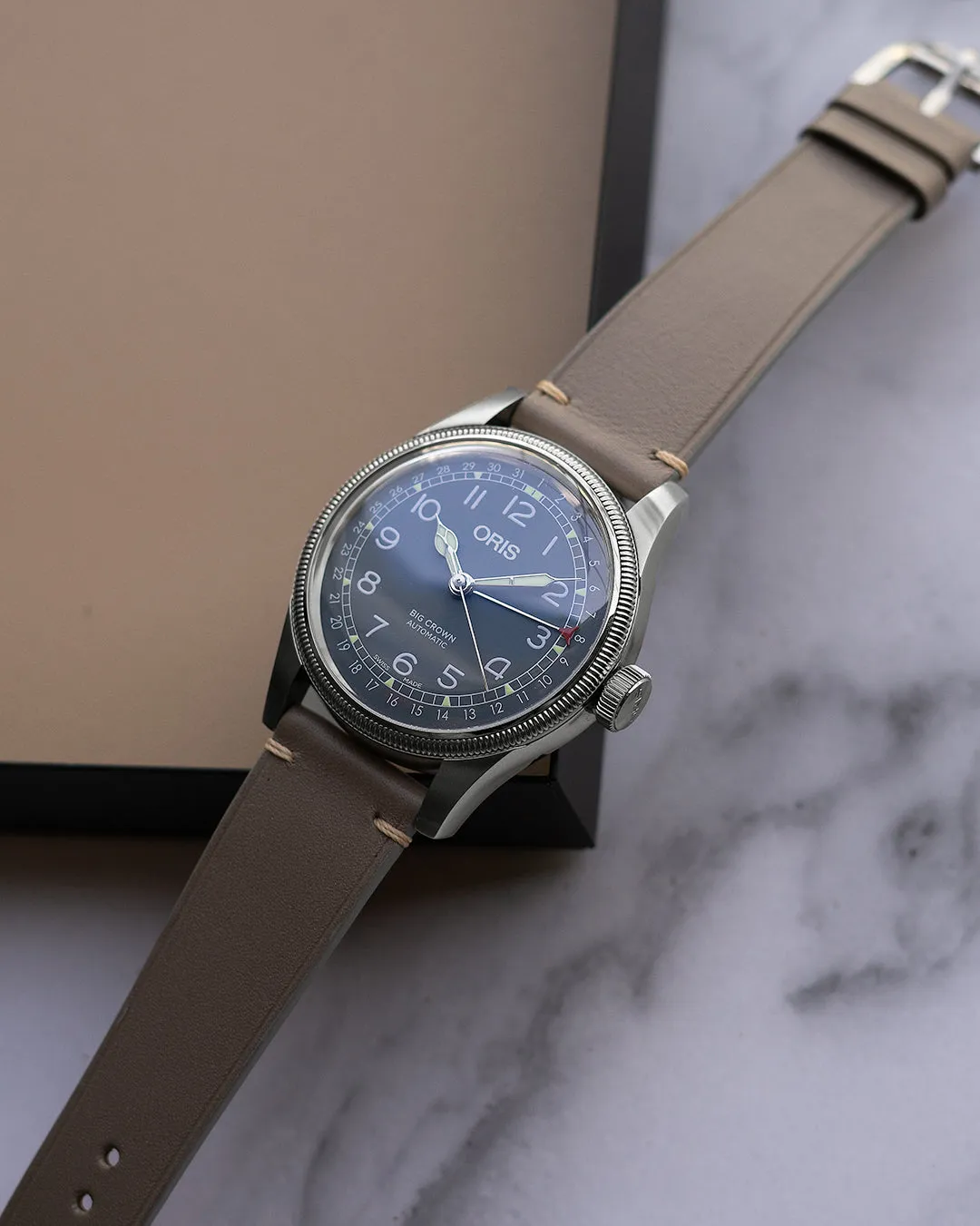 Minimalist Side Stitch Strap (Grey)